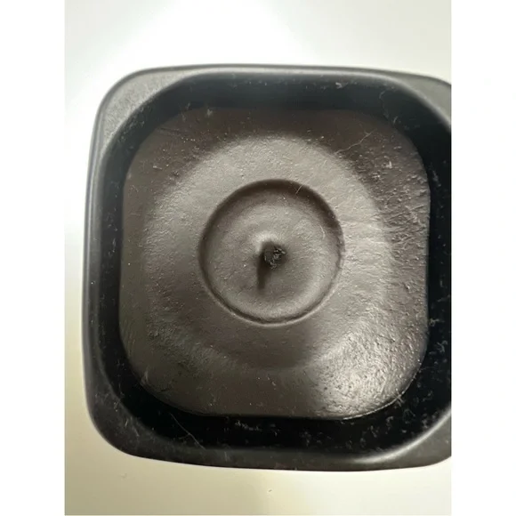 Tom Ford Candle - Picture 2 of 3